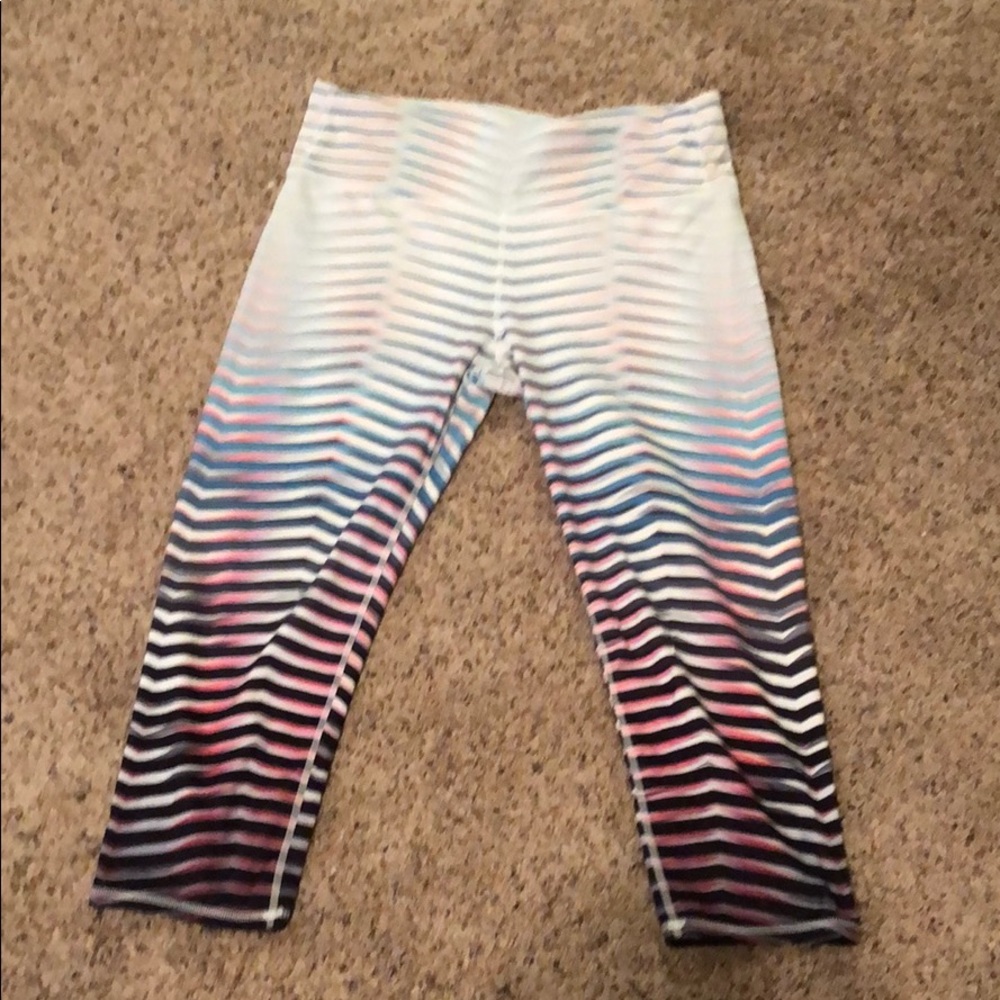 Very flattering Athleta crop leggings